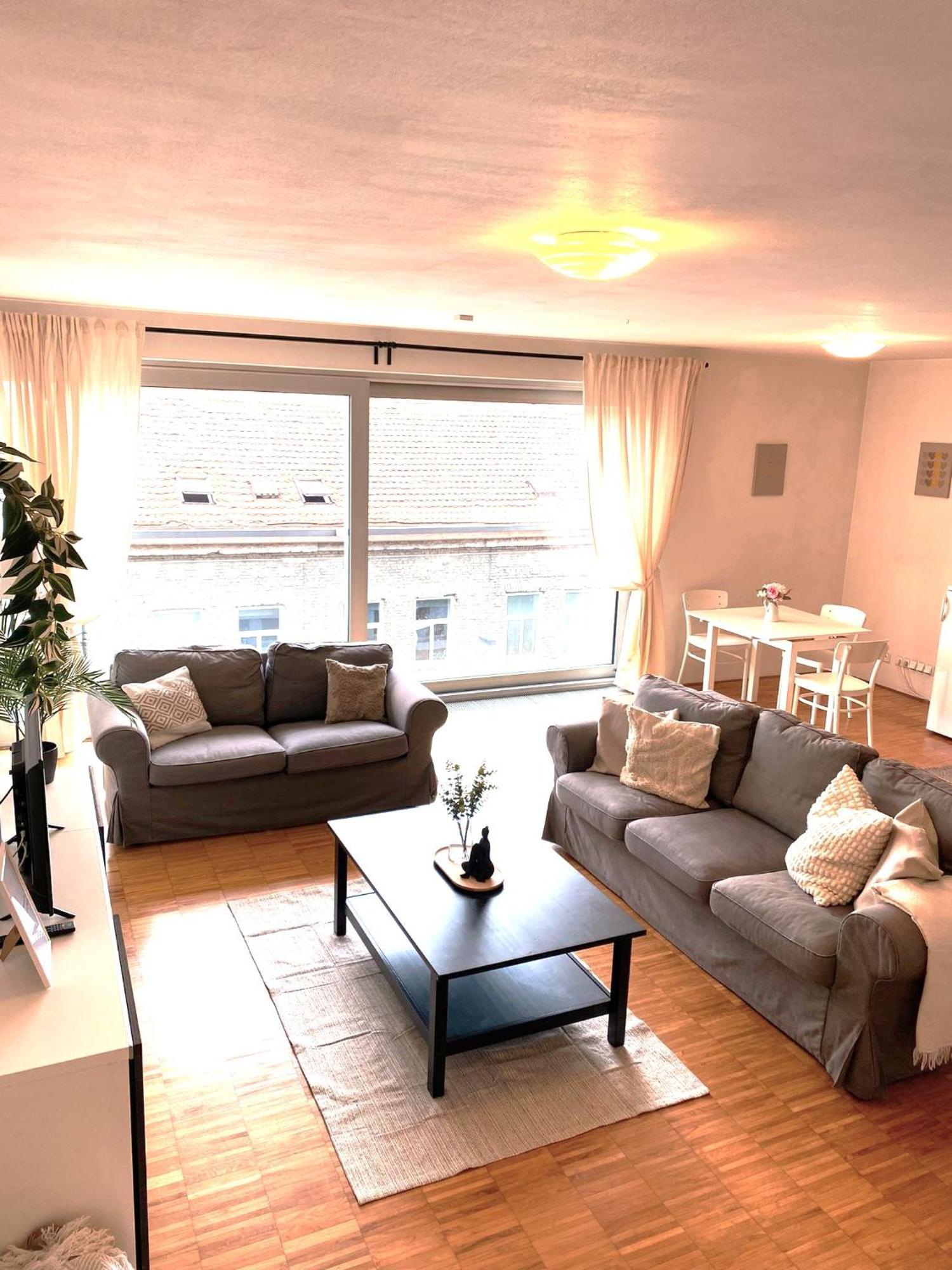 Spacious Near Center With Balcony And Garage Parking