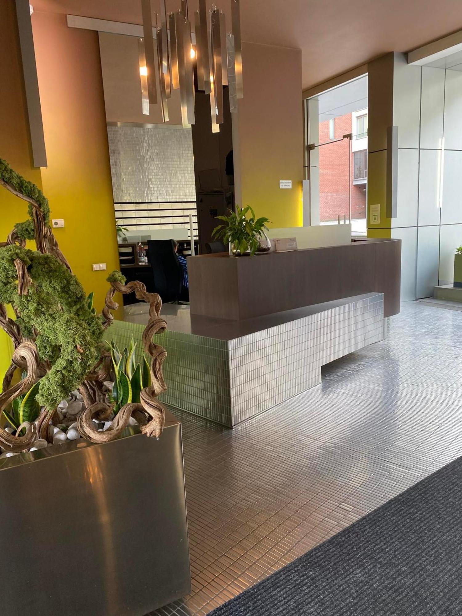 Appartamento Spacious Near Center With Balcony And Garage Parking *