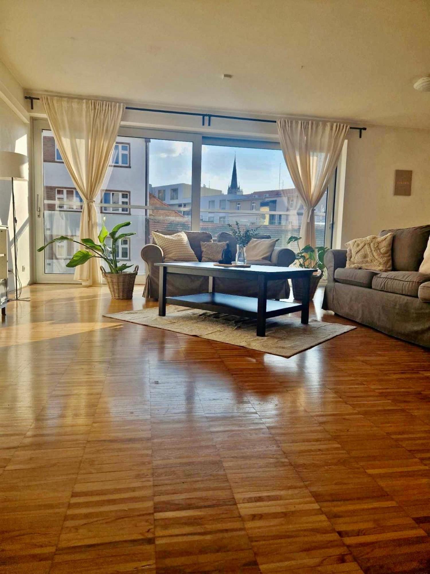 Spacious Near Center With Balcony And Garage Parking Appartamento *